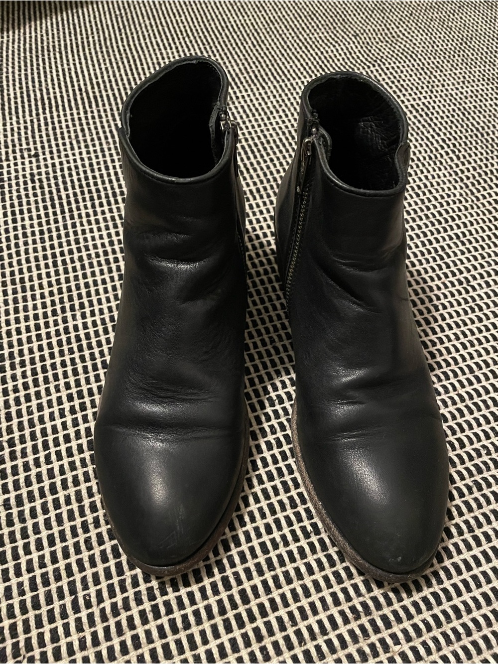 Frye Black Leather Women's Ankle Booties with Side Zip